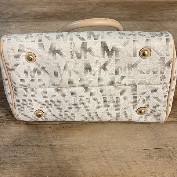 Michael Kors Handbag - Picture 8 of 8